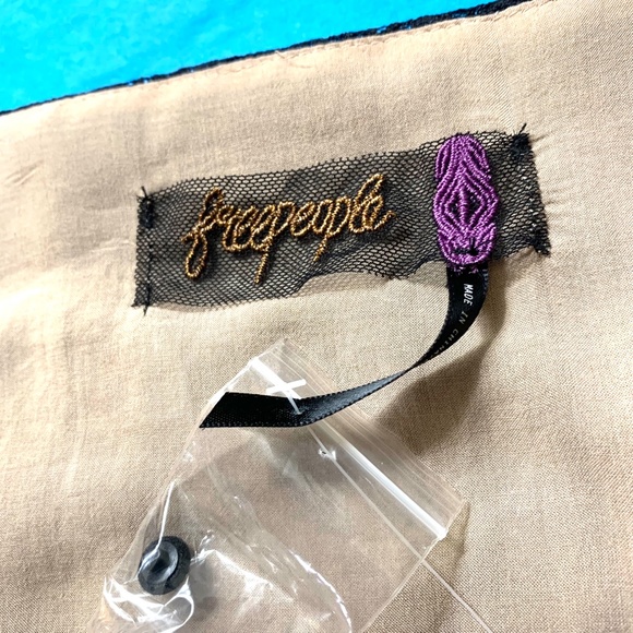 🎉🥂NWT |•FREE PEOPLE•| LAST ONE, SZ 4 LEFT • Retro Inspired Mini Dress - Picture 8 of 14